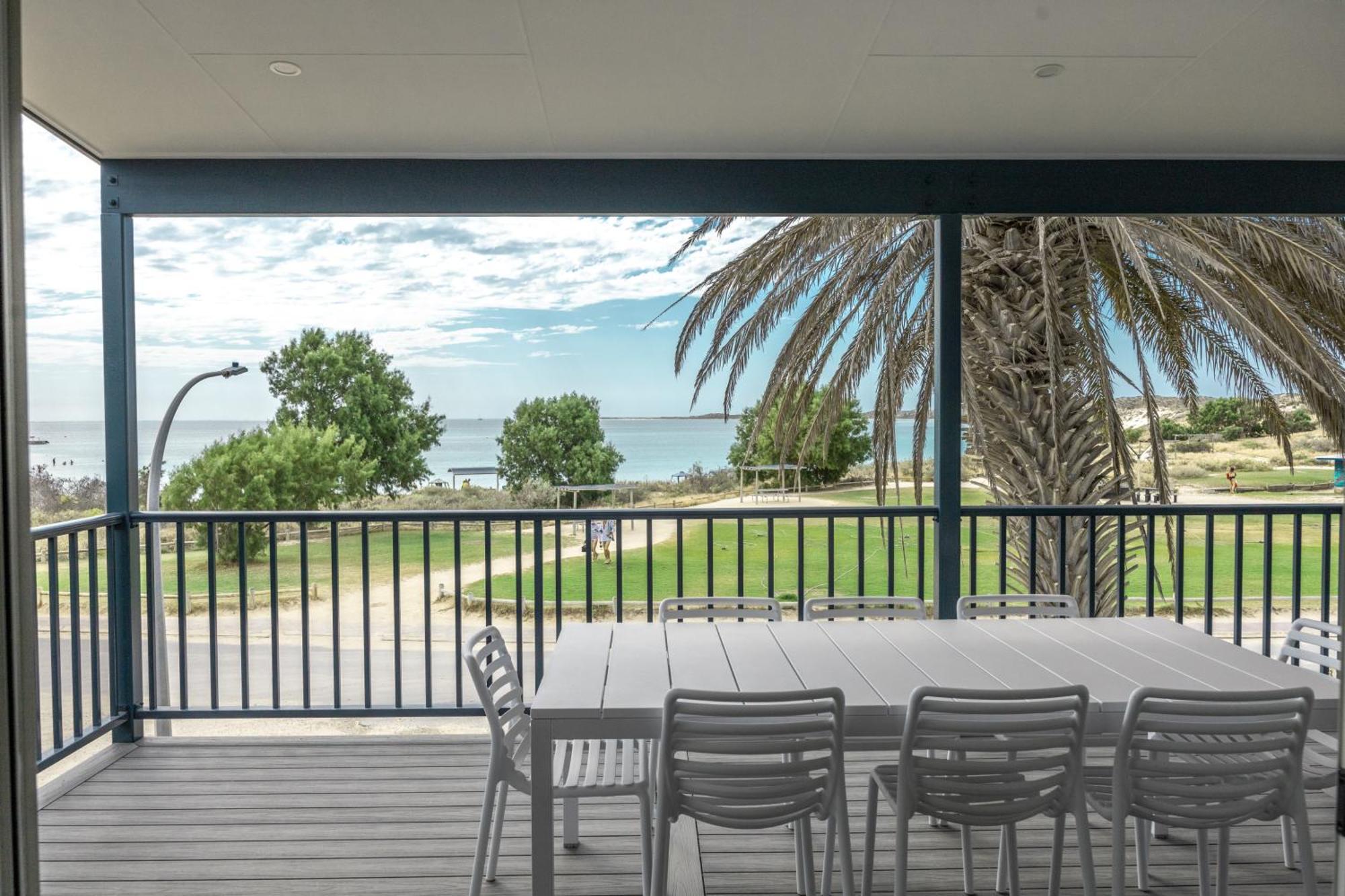 Ningaloo Coral Bay - Bayview Hotel Bagian luar foto